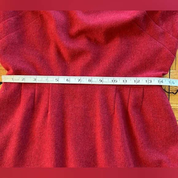 Vintage 1960’s. D’Allaird’s. Stunning Red Wool Raglan sleeve wiggle dress. US6. - Picture 3 of 8